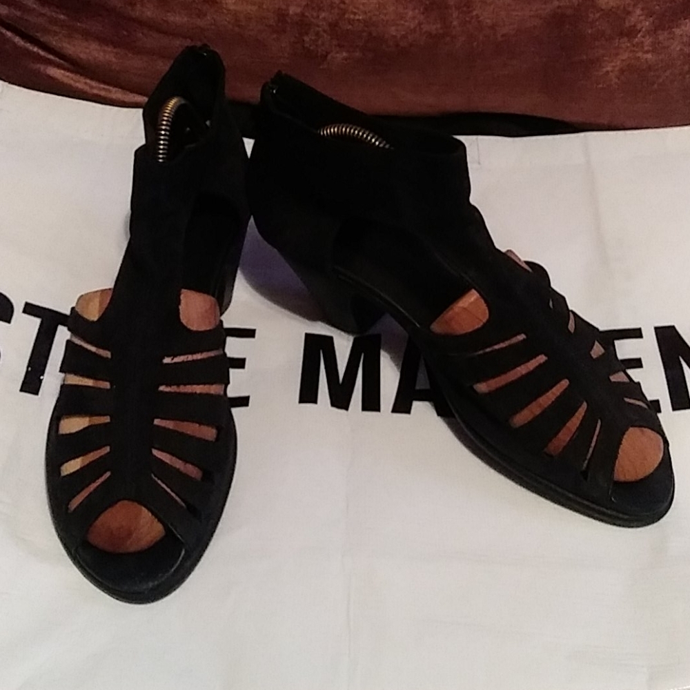 Arche Shoe